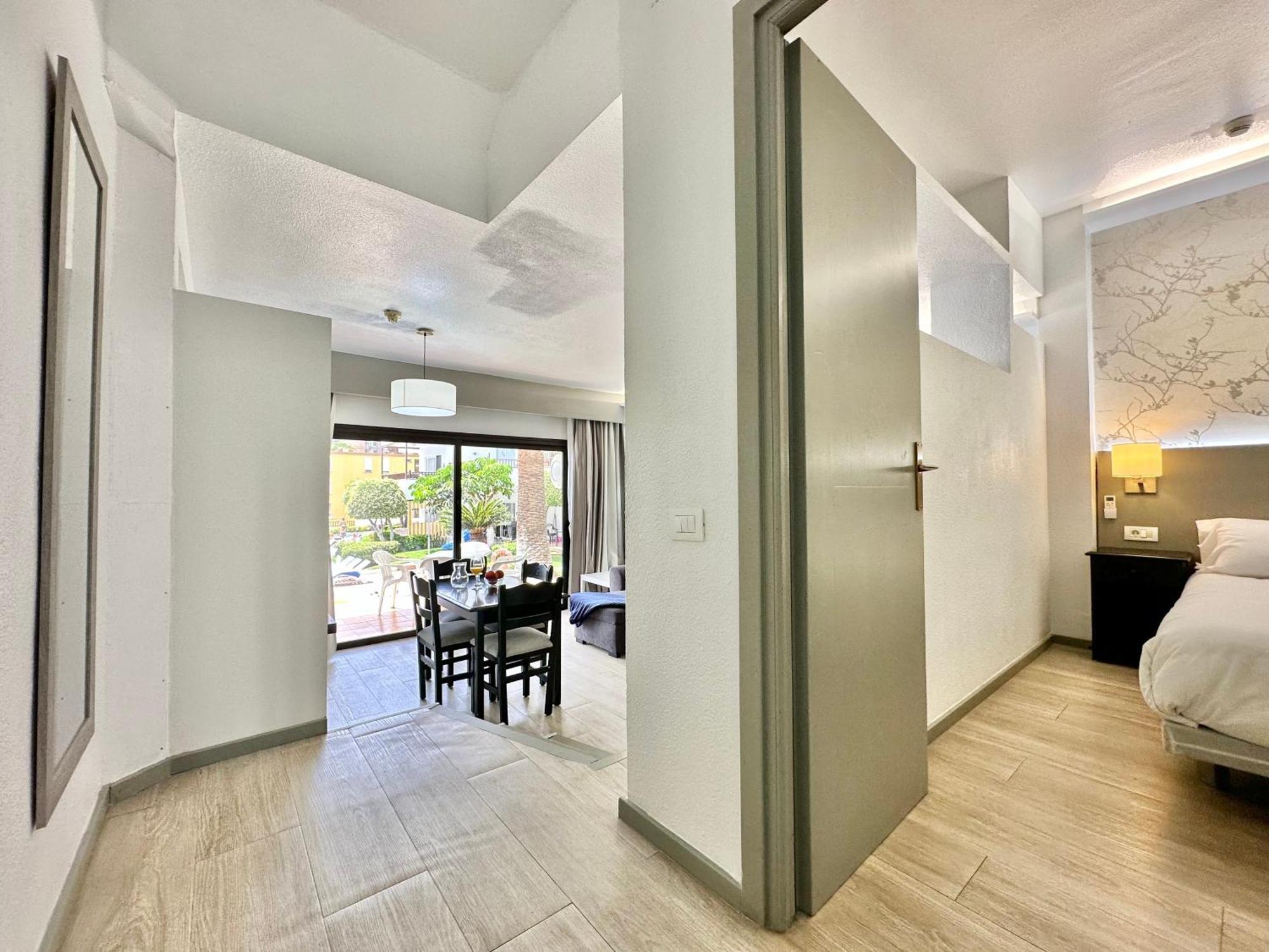 Pool Views Terrace Apartment Los Cristianos  Exterior foto